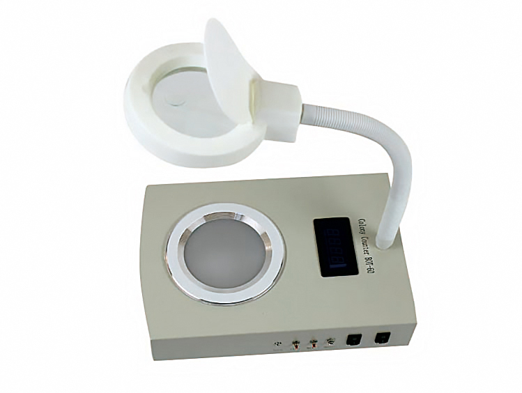 我公司生產(chǎn)的菌落計(jì)數(shù)器是一種數(shù)字顯示式自動(dòng)細(xì)菌檢驗(yàn)儀器。由計(jì)數(shù)器、探筆、計(jì)數(shù)池等部分組成，計(jì)數(shù)器采用CMOS集成電路精心設(shè)計(jì)，LED數(shù)碼管顯示，字高13mm，清晰明亮，配合探筆，計(jì)數(shù)靈敏準(zhǔn)確。菌落對(duì)比清楚。便于觀察。